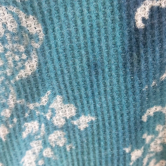 Unique Navy and teal top - Picture 4 of 4